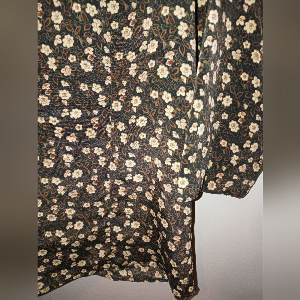 COPY - One blouse - Picture 7 of 16